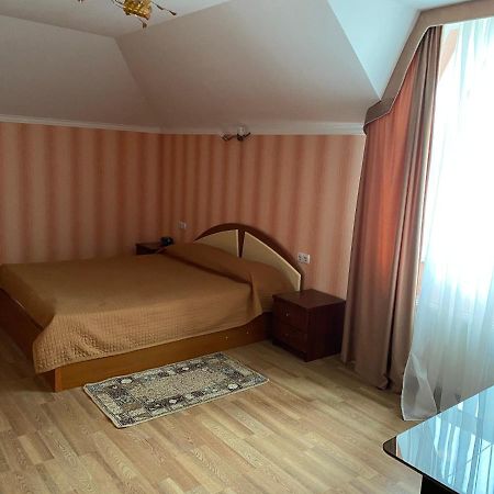 Гостинний Маєток Hotel Myla Екстериор снимка