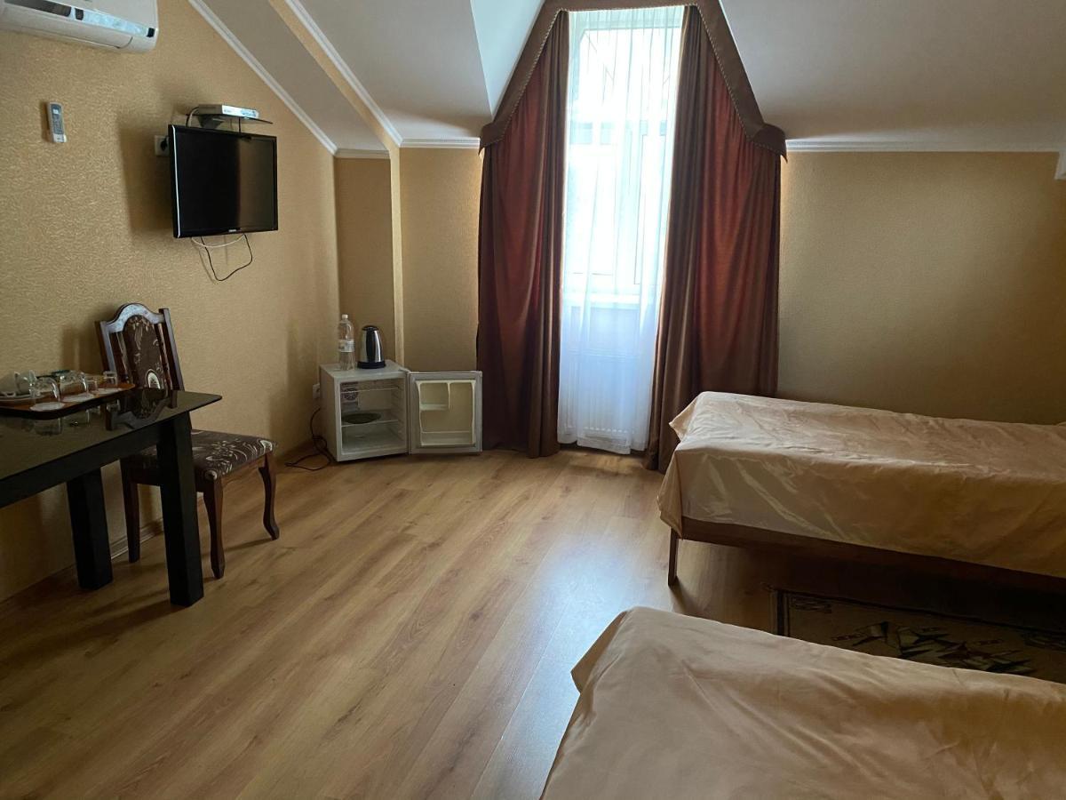 Гостинний Маєток Hotel Myla Екстериор снимка