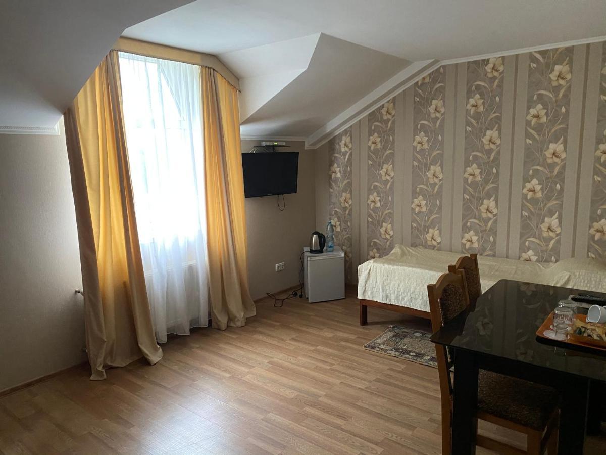 Гостинний Маєток Hotel Myla Екстериор снимка