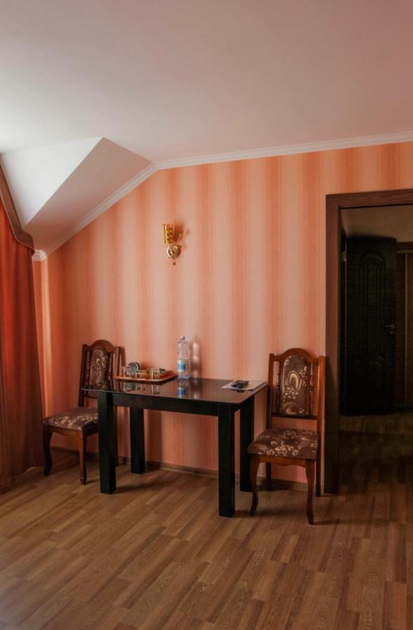 Гостинний Маєток Hotel Myla Екстериор снимка